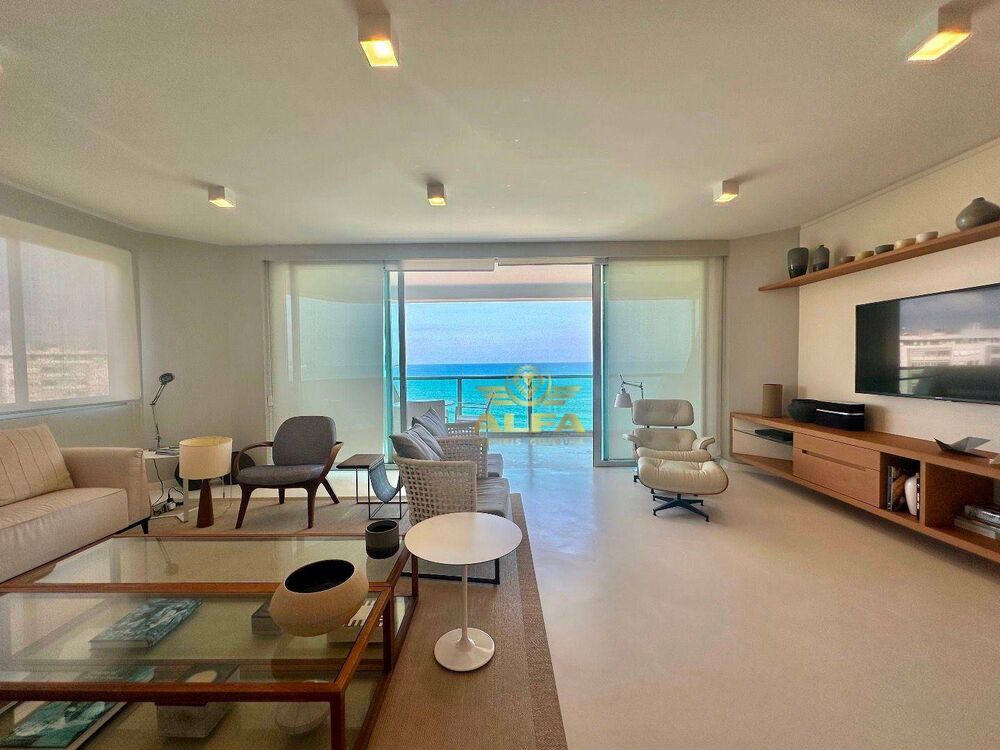 Apartamento à venda com 3 quartos, 156m² - Foto 2