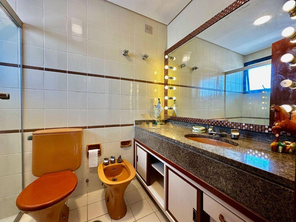 Apartamento à venda com 3 quartos, 161m² - Foto 3