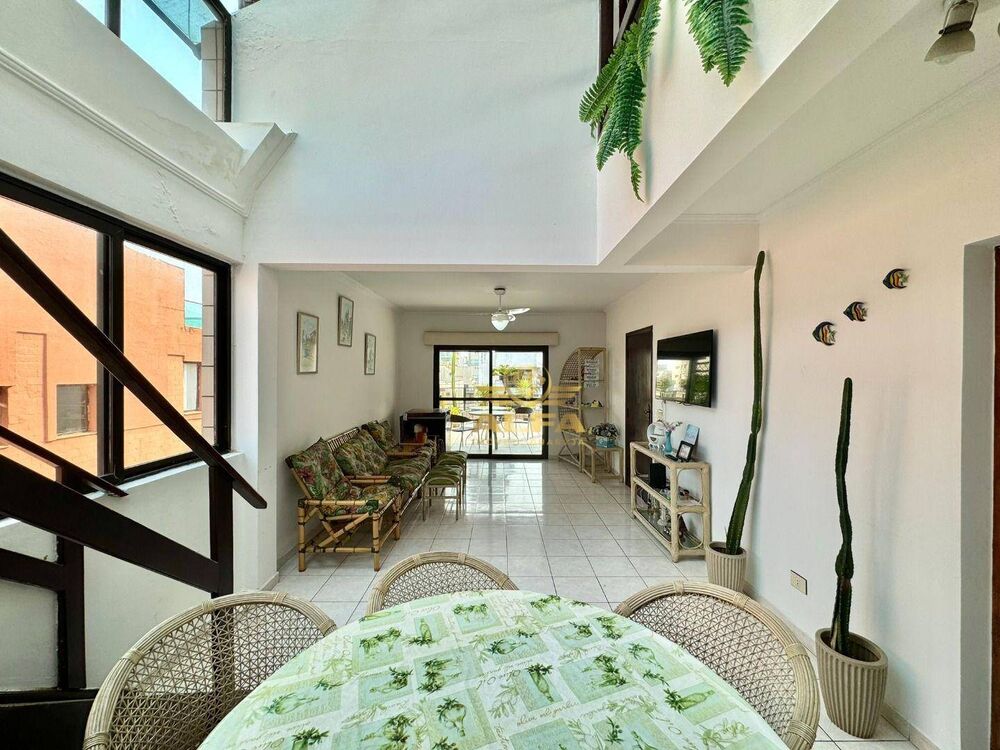 Cobertura, 3 quartos, 240 m² - Foto 2