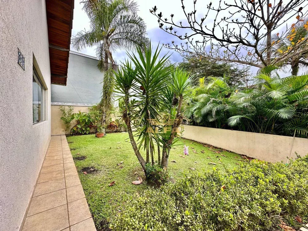 Casa de Condomínio à venda com 3 quartos, 220m² - Foto 1