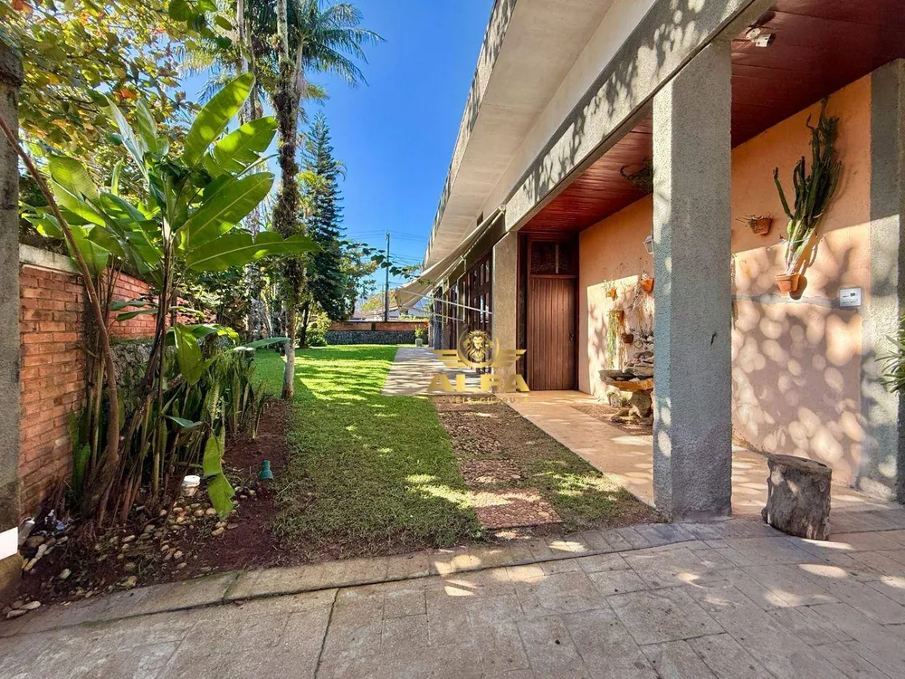 Casa, 3 quartos, 311 m² - Foto 1