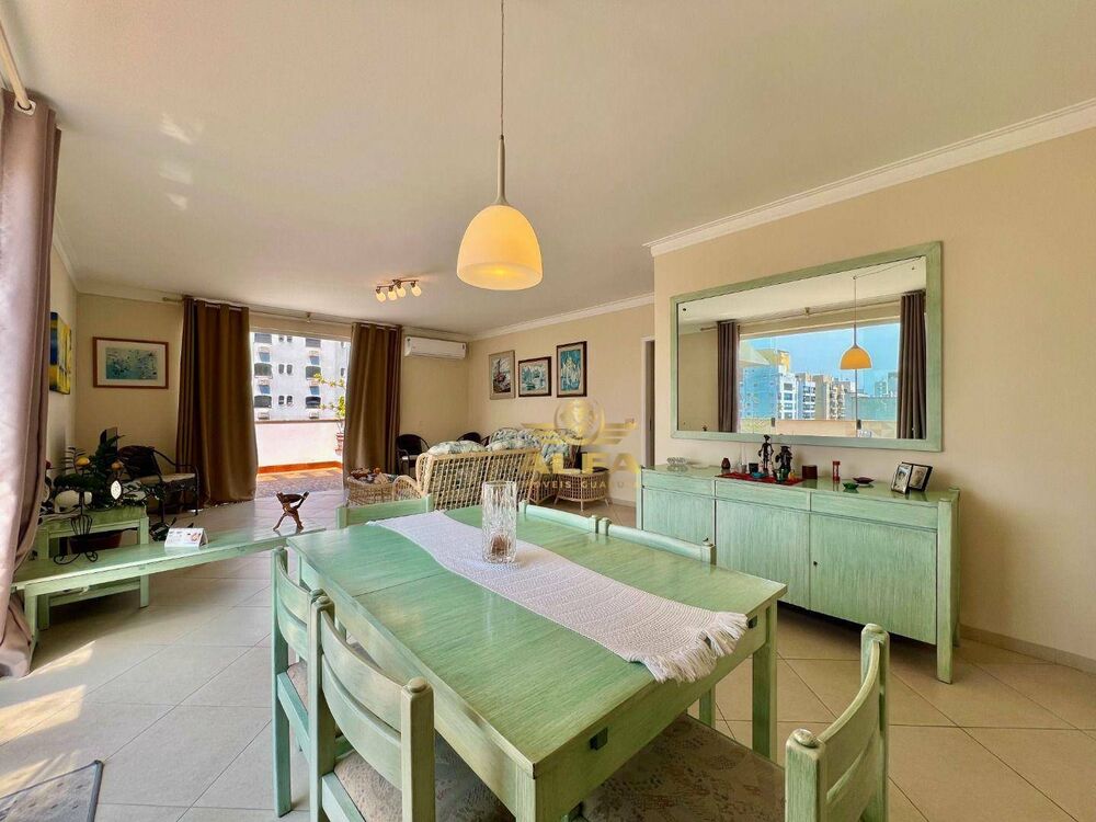 Cobertura à venda com 3 quartos, 212m² - Foto 2