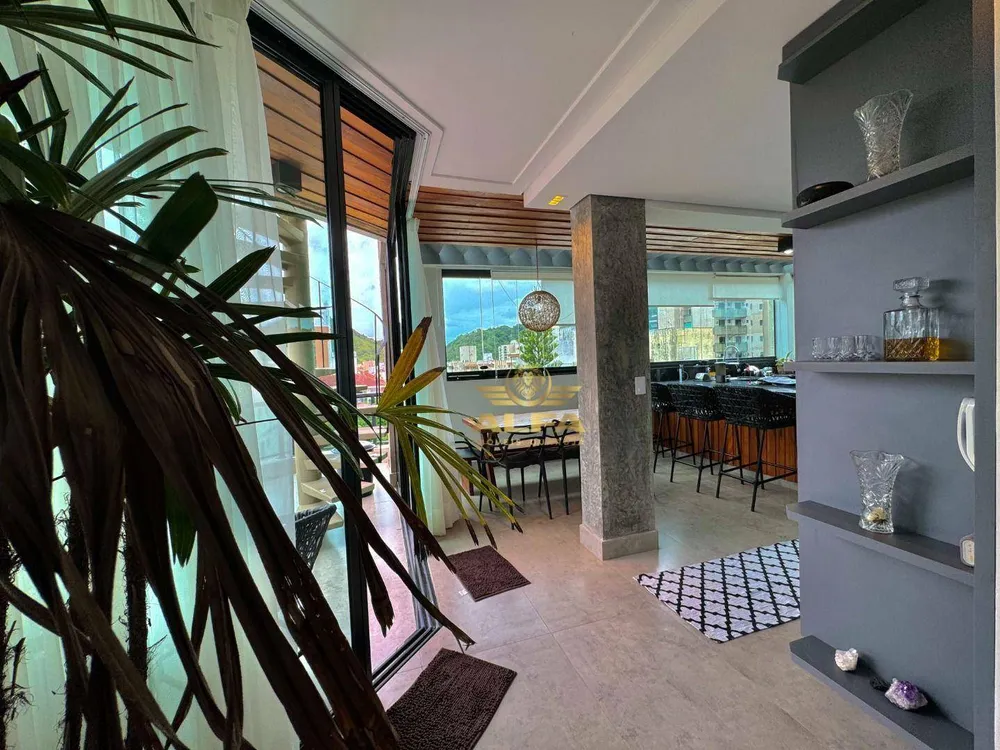 Cobertura, 3 quartos, 190 m² - Foto 3