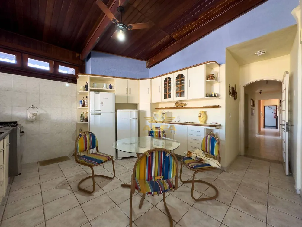Cobertura, 3 quartos, 245 m² - Foto 4
