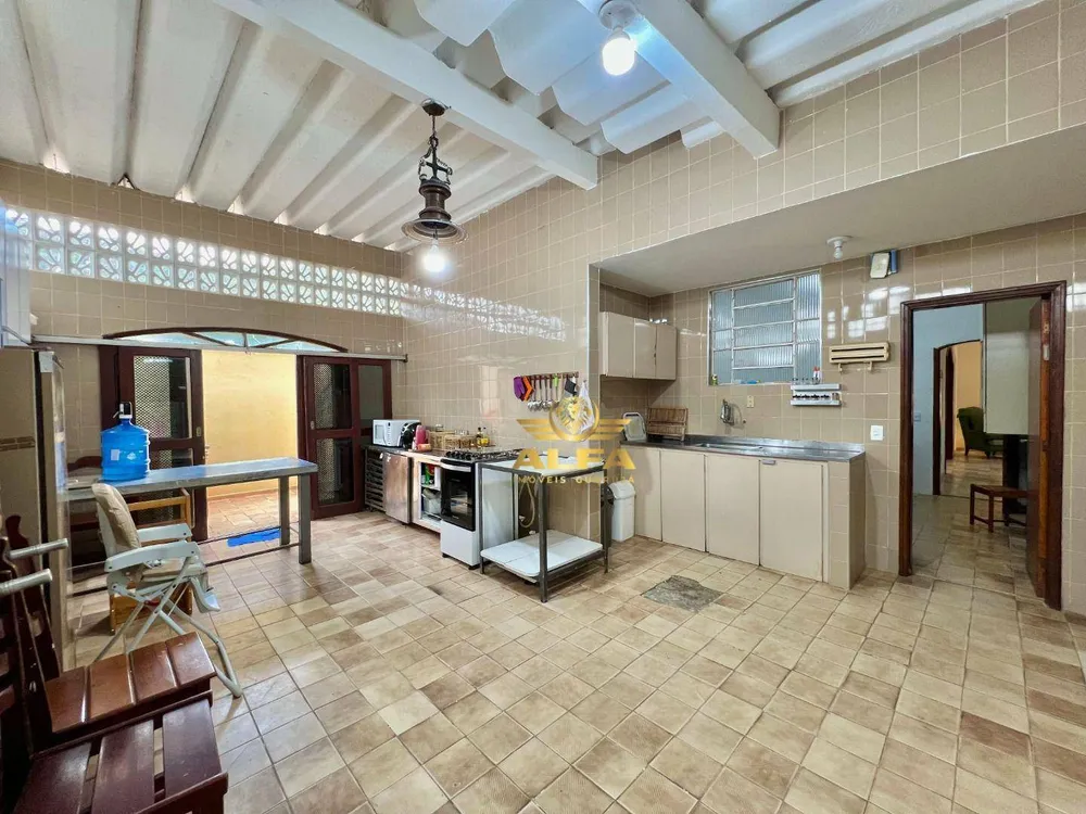 Casa, 3 quartos, 290 m² - Foto 2