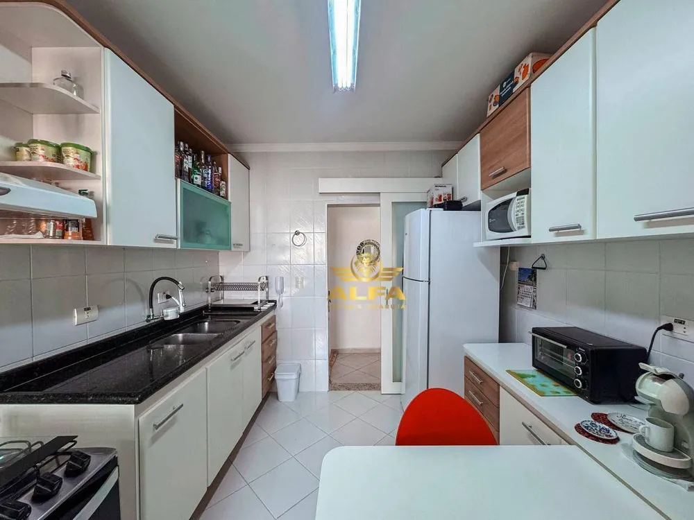 Cobertura, 3 quartos, 218 m² - Foto 4