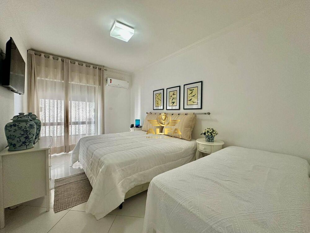 Apartamento à venda com 3 quartos, 221m² - Foto 13
