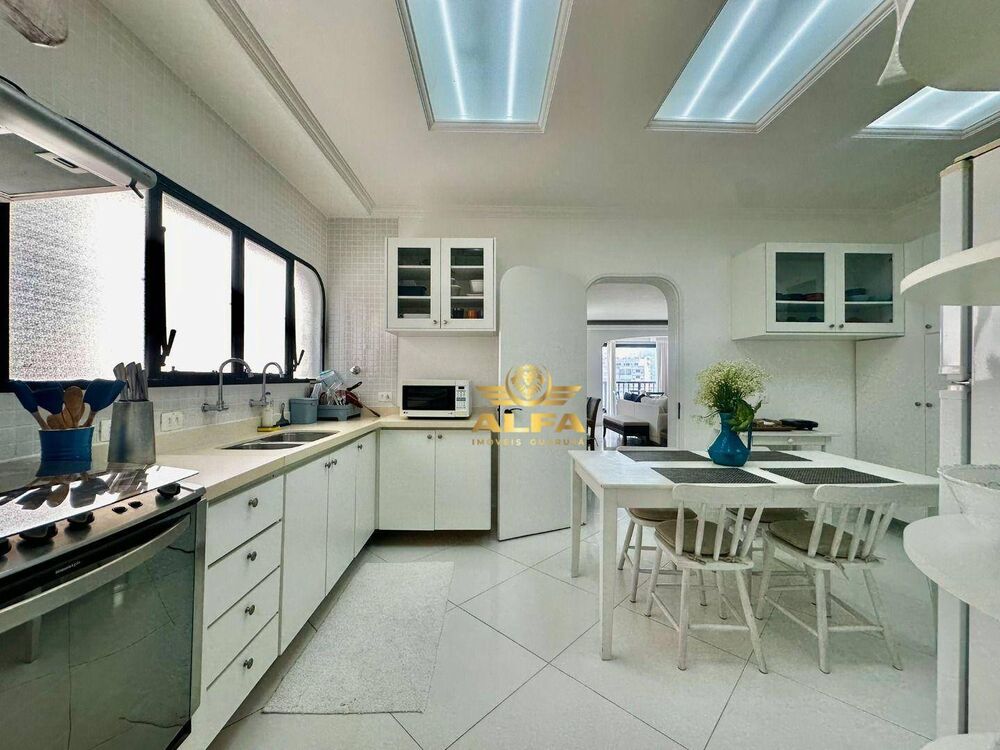 Apartamento à venda com 3 quartos, 221m² - Foto 12