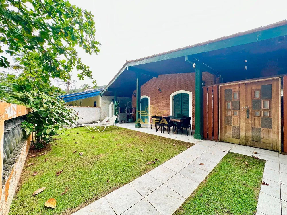 Casa de Condomínio à venda com 5 quartos, 200m² - Foto 1