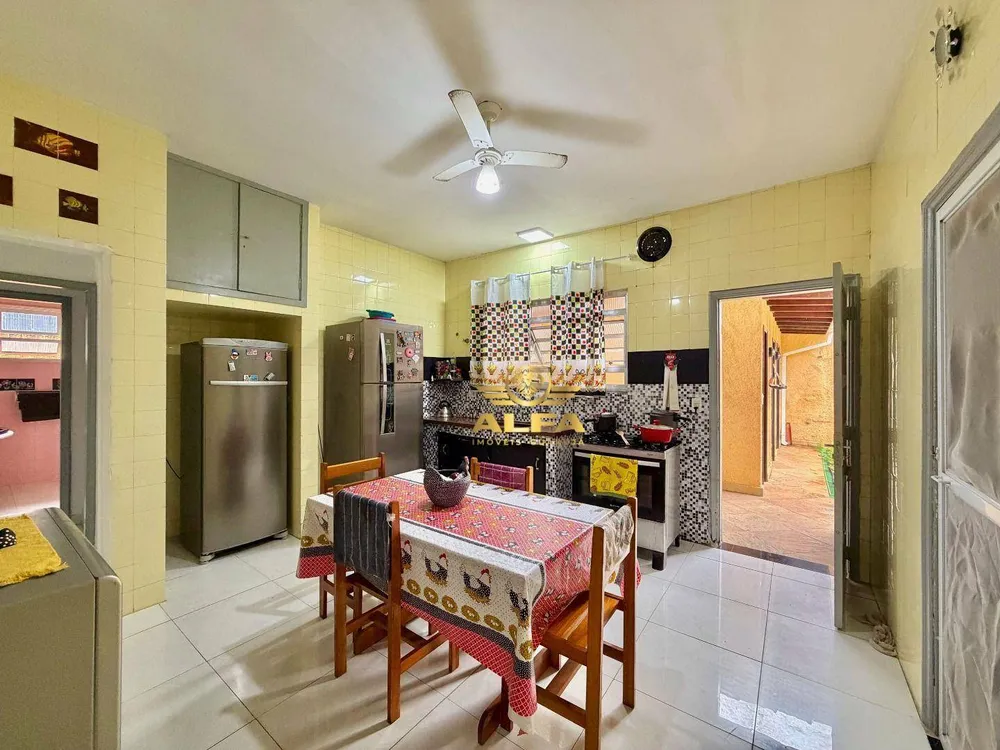 Casa, 4 quartos, 262 m² - Foto 8