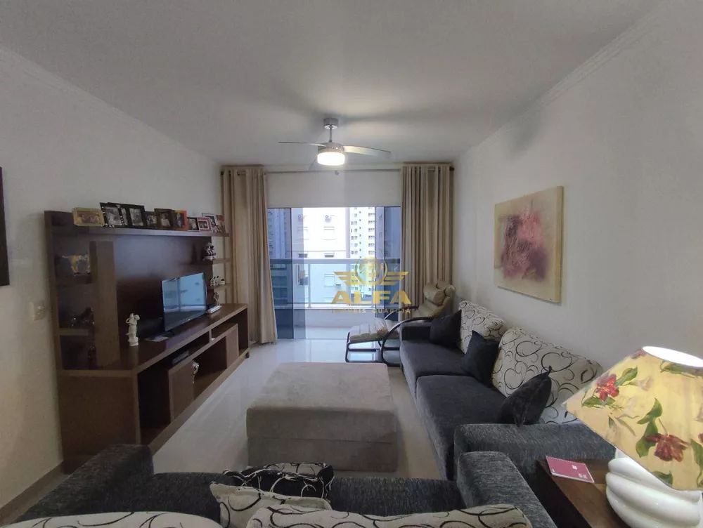 Apartamento à venda com 3 quartos, 145m² - Foto 1