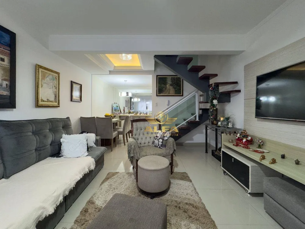 Casa, 3 quartos, 110 m² - Foto 1