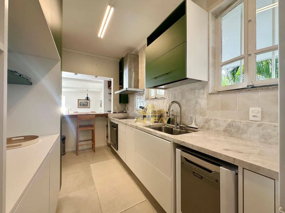 Apartamento, 3 quartos, 220 m² - Foto 2