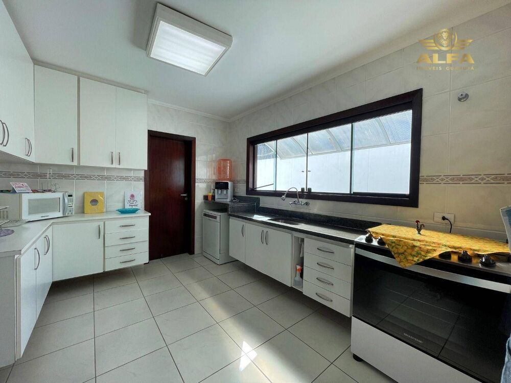 Casa de Condomínio à venda com 4 quartos, 420m² - Foto 9