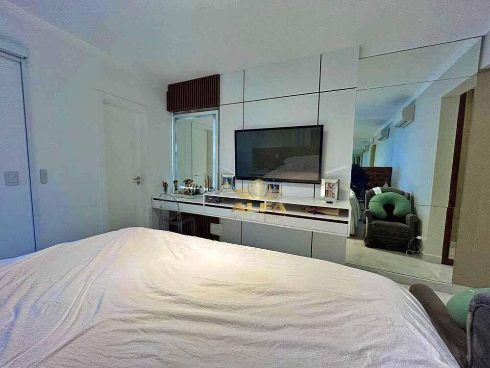 Apartamento à venda com 3 quartos, 184m² - Foto 13