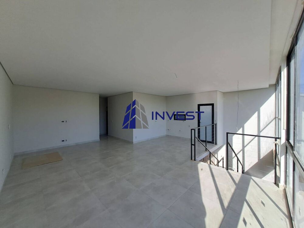 Casa à venda com 3 quartos, 150m² - Foto 2