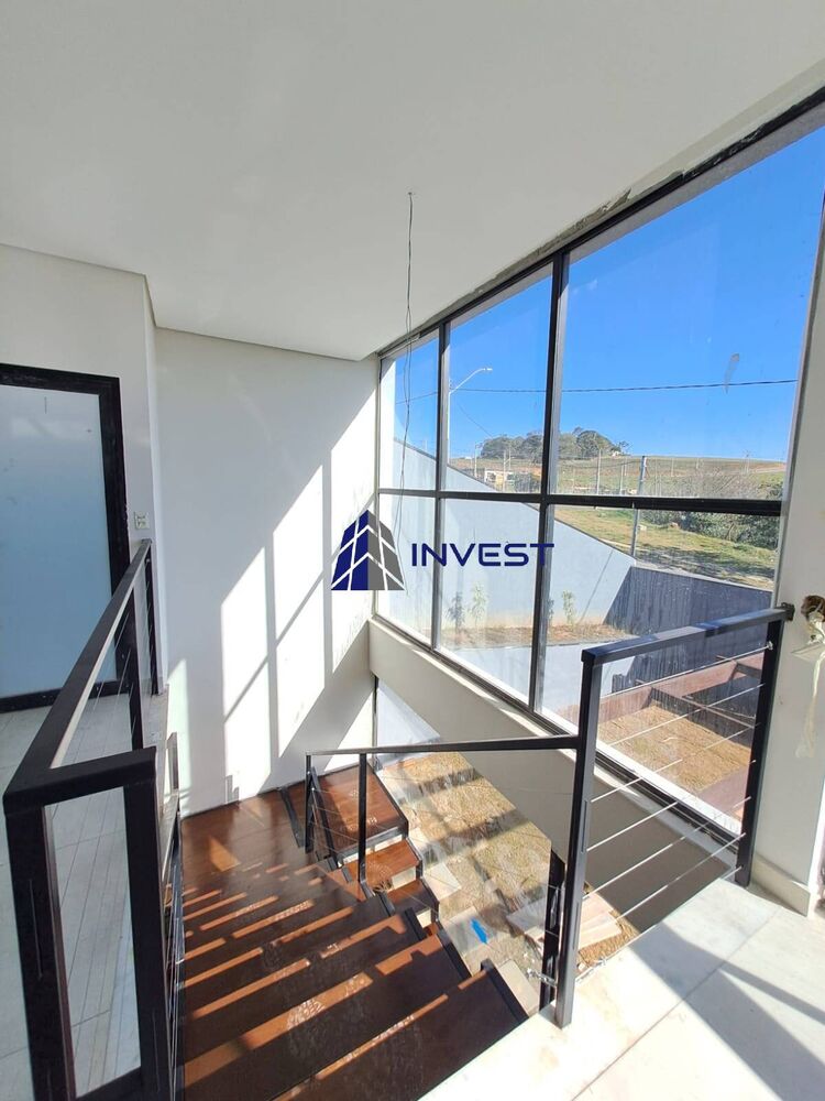Casa à venda com 3 quartos, 150m² - Foto 1