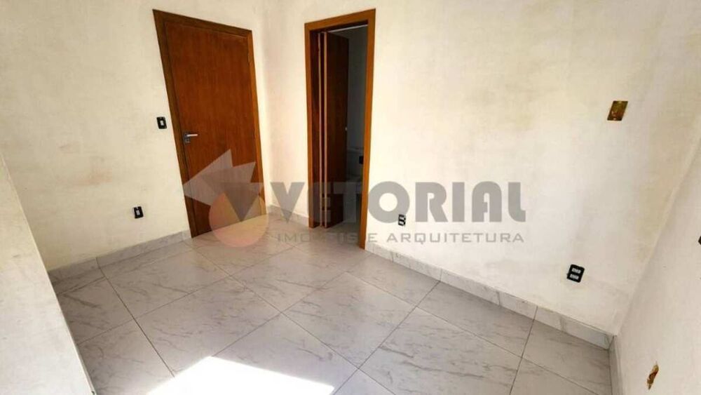 Casa à venda com 2 quartos, 70m² - Foto 16