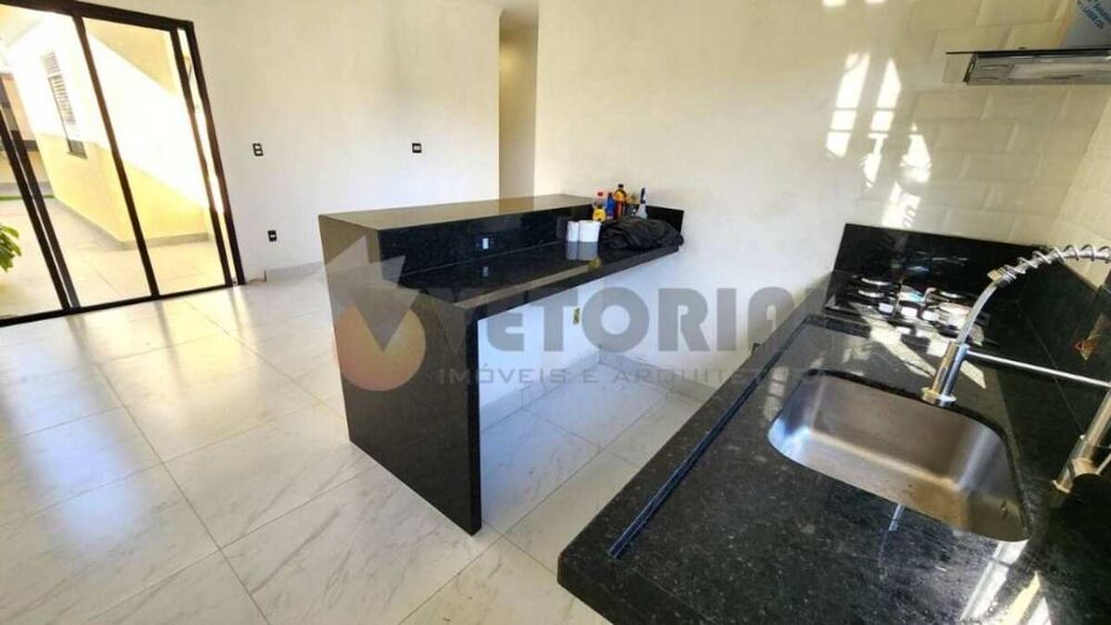 Casa à venda com 2 quartos, 70m² - Foto 13