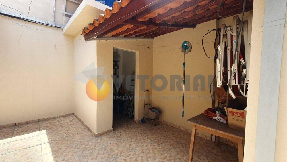 Casa à venda com 3 quartos, 142m² - Foto 4