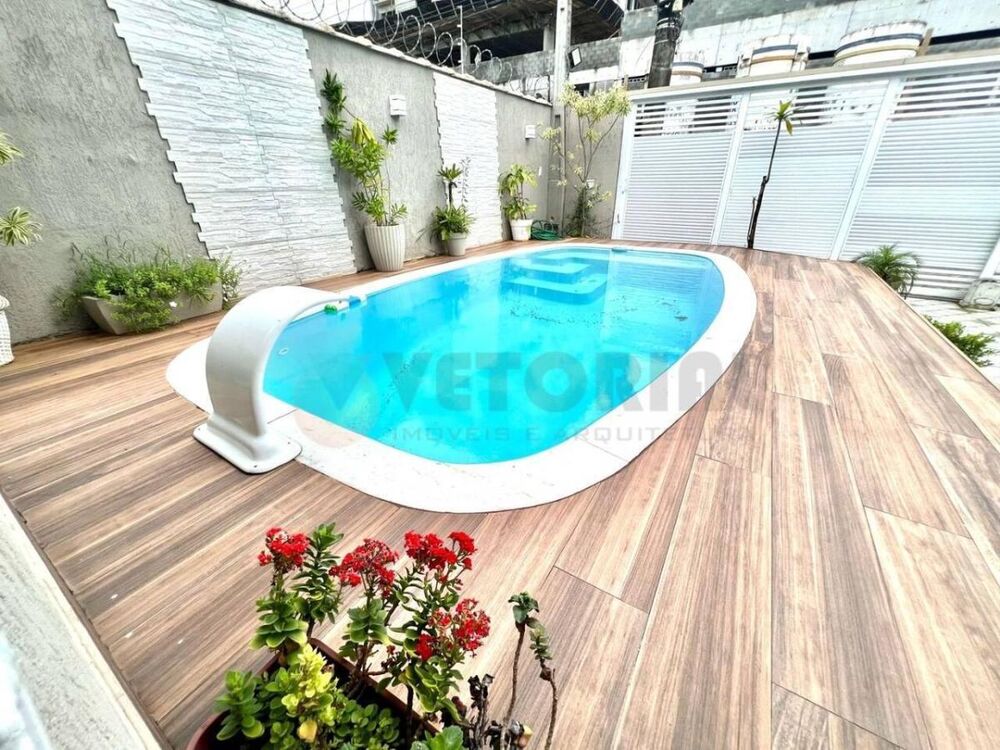 Casa à venda com 3 quartos, 124m² - Foto 2