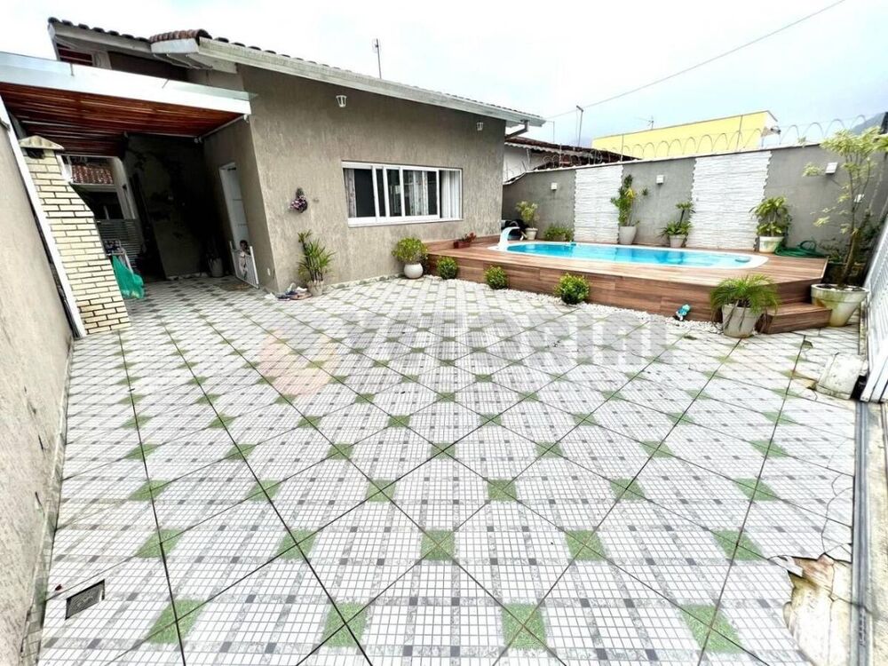Casa à venda com 3 quartos, 124m² - Foto 1