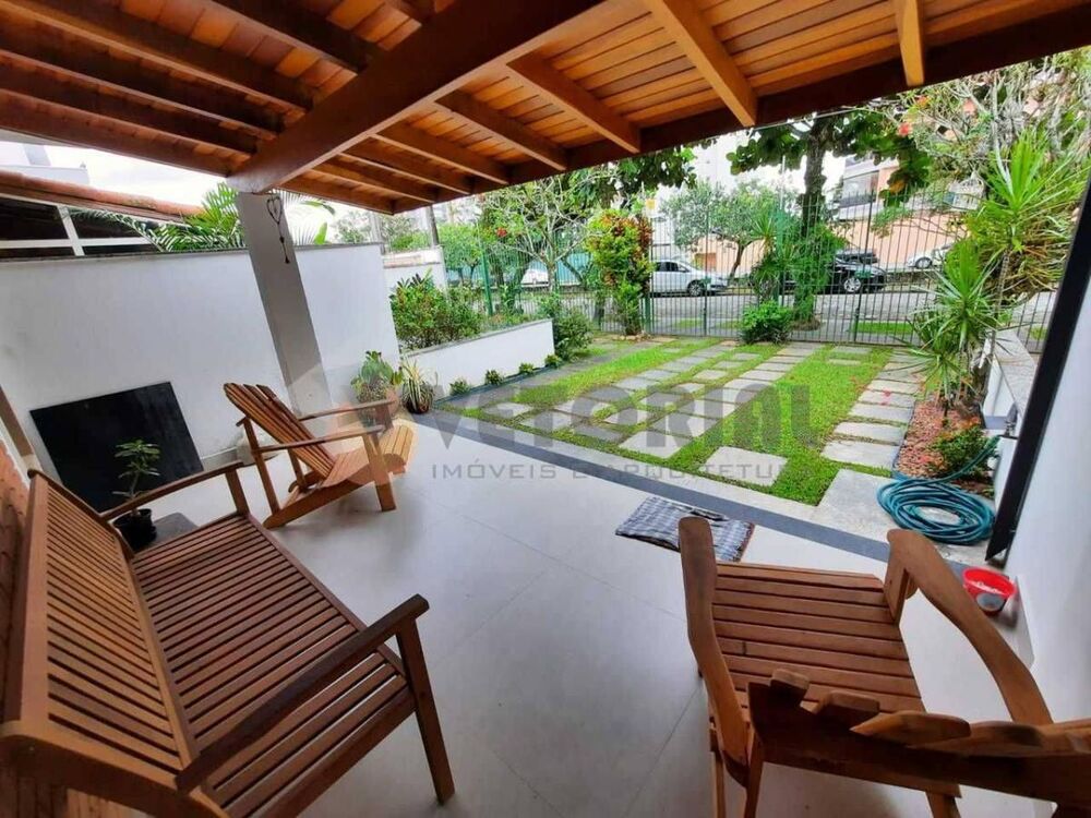 Sobrado à venda com 2 quartos, 80m² - Foto 1