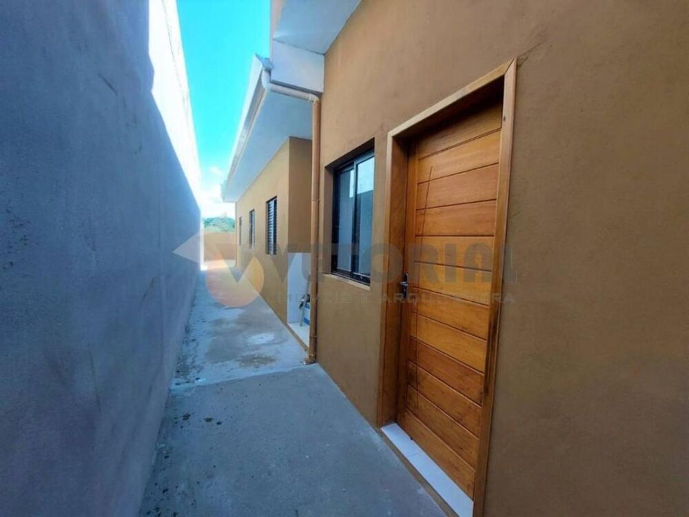 Casa à venda com 3 quartos, 80m² - Foto 13
