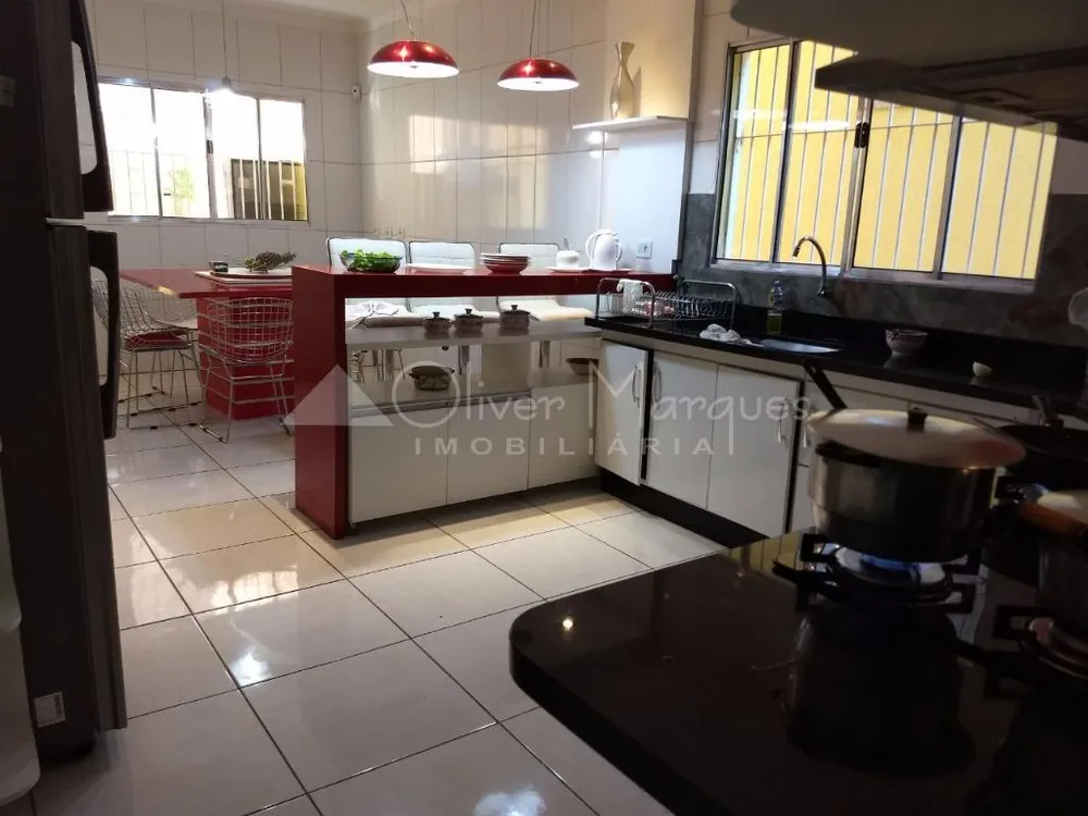 Sobrado, 3 quartos, 200 m² - Foto 2