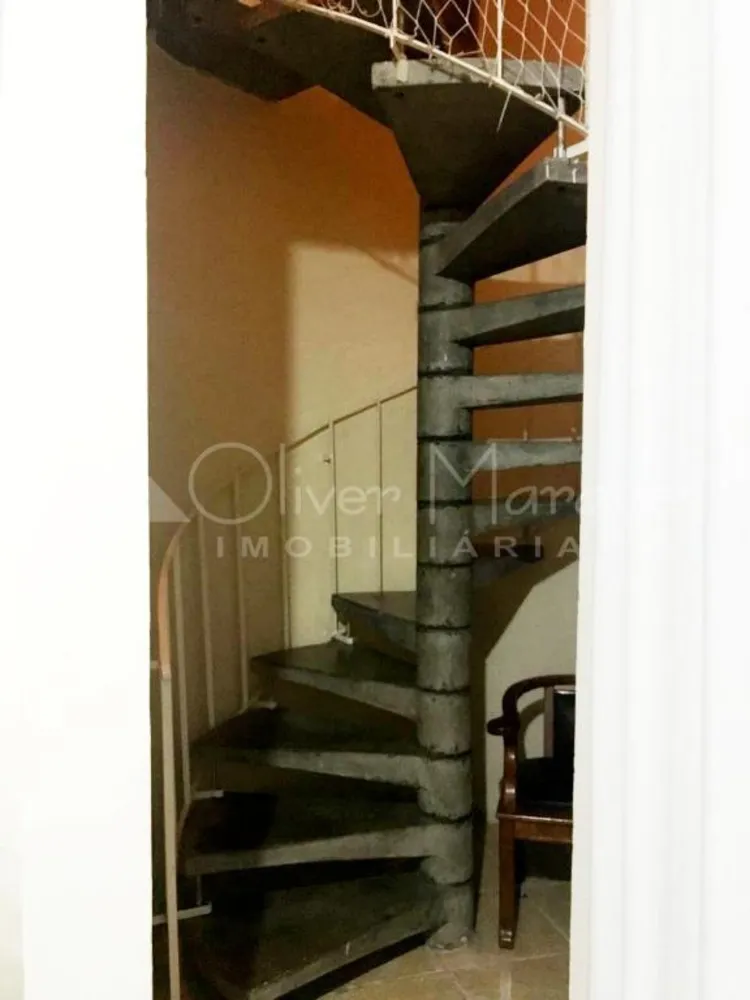 Sobrado, 3 quartos, 221 m² - Foto 2