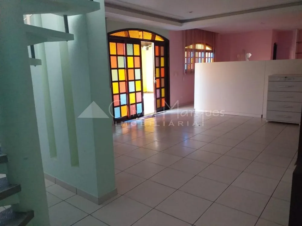 Sobrado, 4 quartos, 319 m² - Foto 1