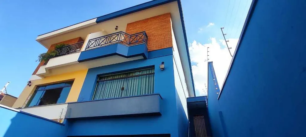 Sobrado, 4 quartos, 240 m² - Foto 1