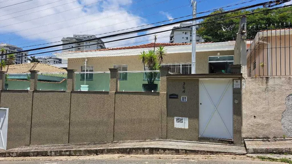 Casa, 3 quartos, 239 m² - Foto 1