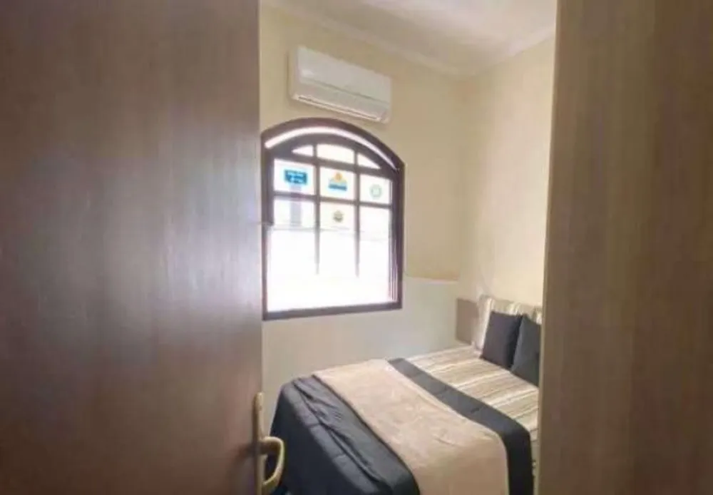 Casa, 5 quartos, 245 m² - Foto 4
