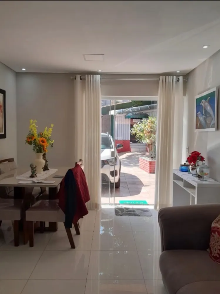 Casa, 3 quartos, 131 m² - Foto 1