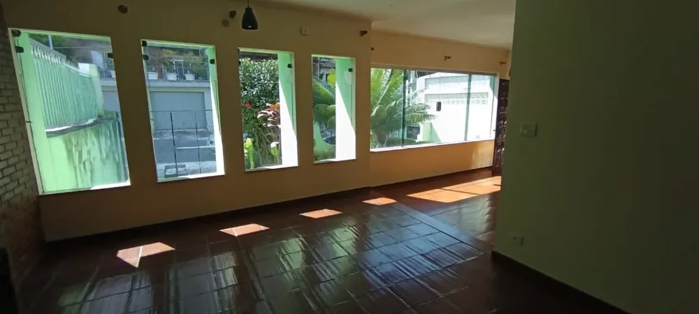 Casa, 3 quartos, 310 m² - Foto 1