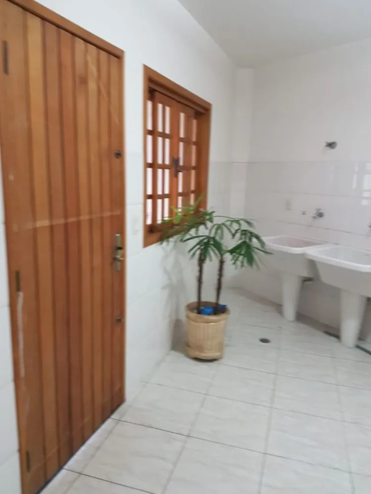 Sobrado, 3 quartos, 217 m² - Foto 2