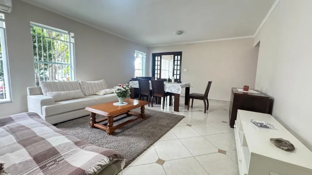 Casa, 3 quartos, 180 m² - Foto 1