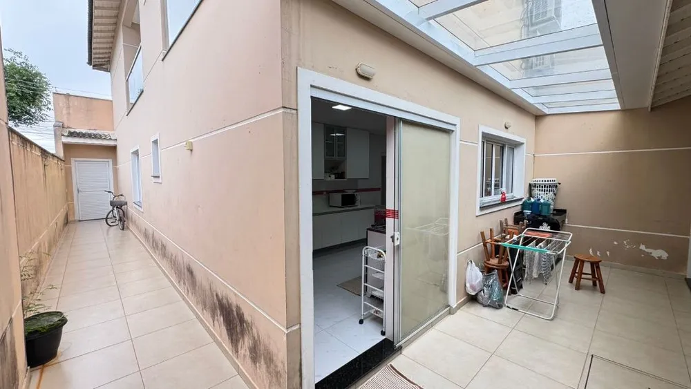 Sobrado, 4 quartos, 195 m² - Foto 1