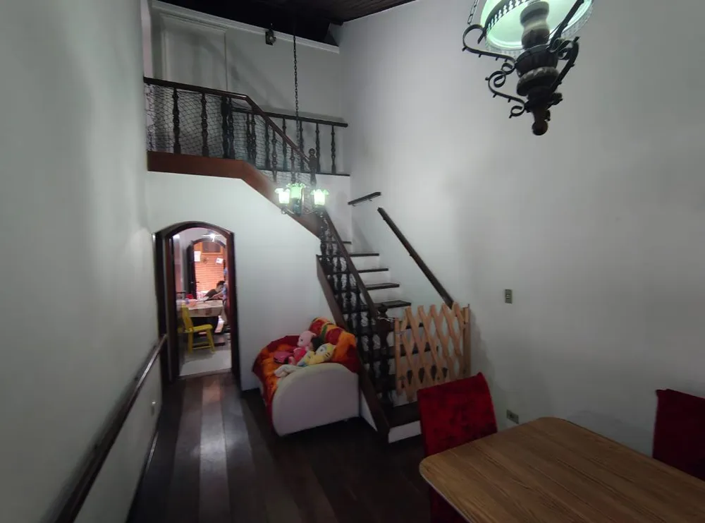 Sobrado, 5 quartos, 200 m² - Foto 1