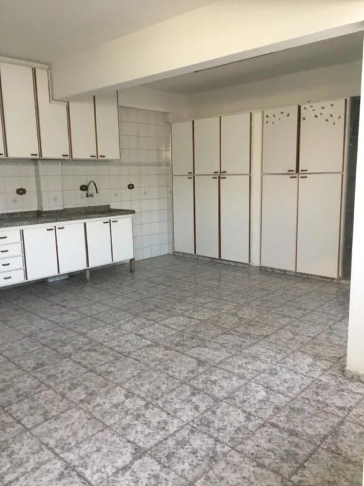 Sobrado, 3 quartos, 243 m² - Foto 1
