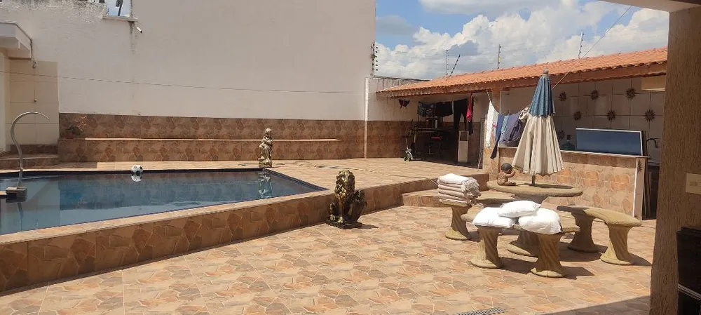 Casa, 4 quartos, 328 m² - Foto 2