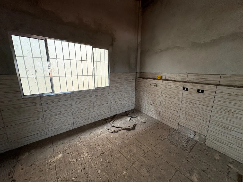 Casa, 6 quartos, 240 m² - Foto 4