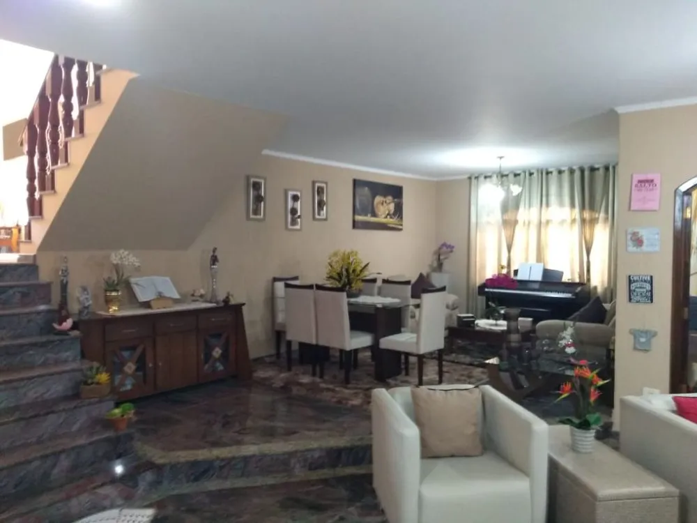Sobrado, 4 quartos, 245 m² - Foto 1