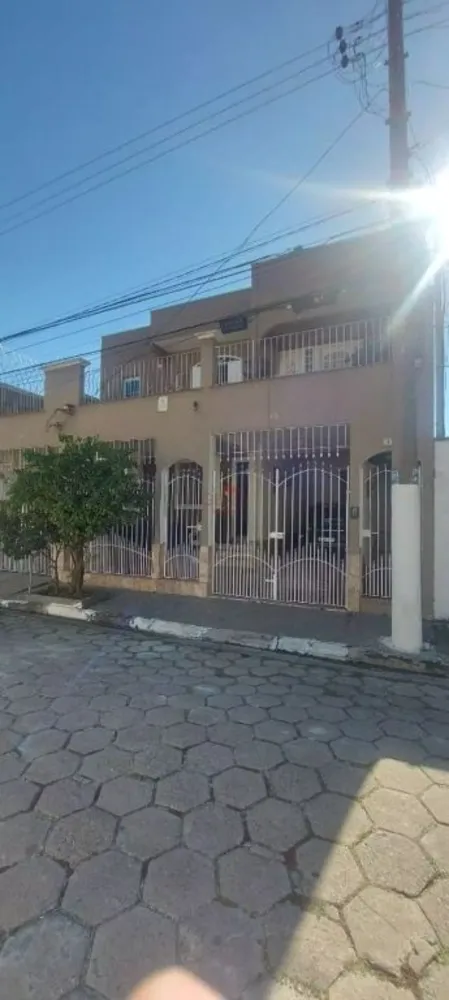Casa, 3 quartos, 445 m² - Foto 1