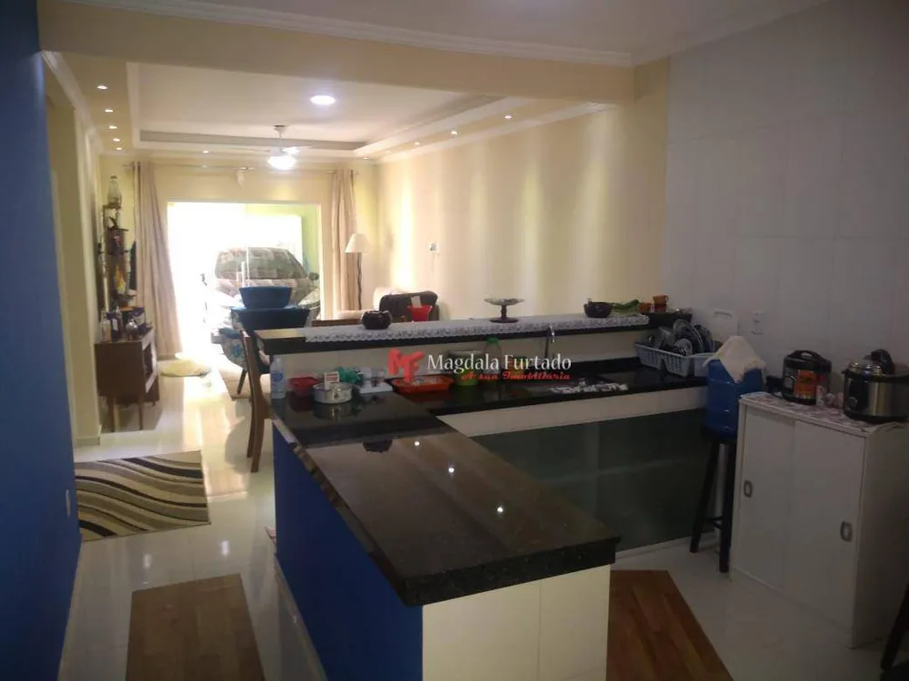 Casa, 3 quartos, 215 m² - Foto 14