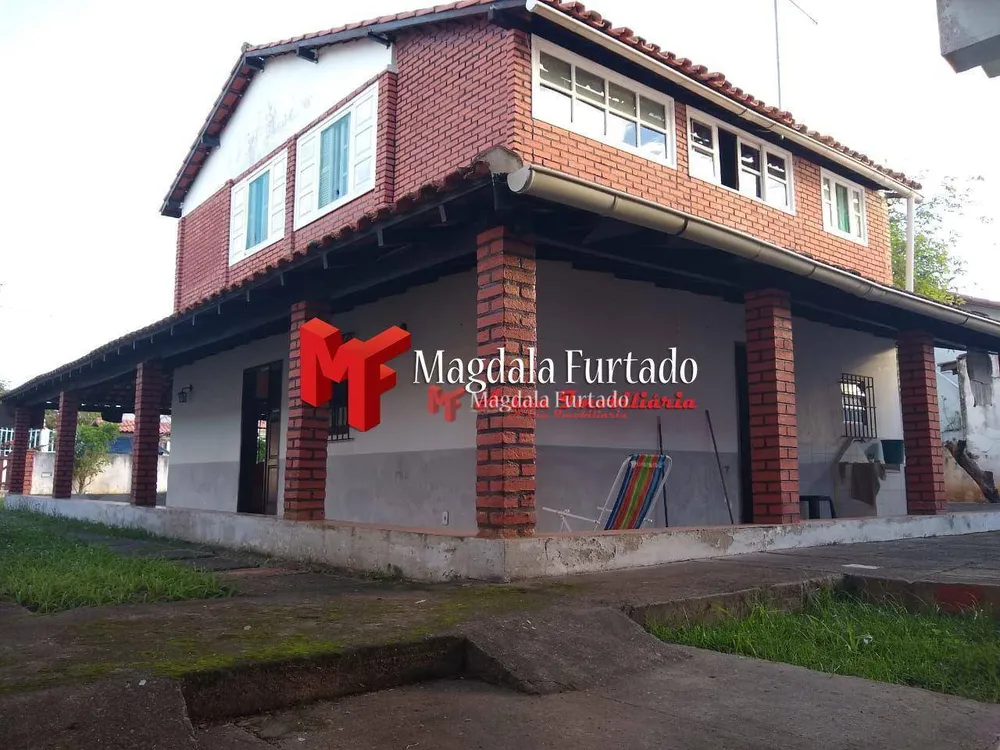 Casa, 5 quartos, 246 m² - Foto 1
