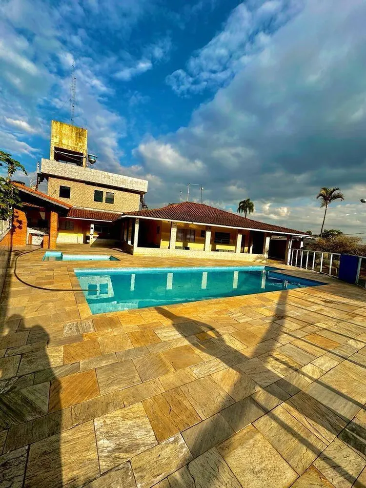 Apartamento, 5 quartos, 36000 m² - Foto 1