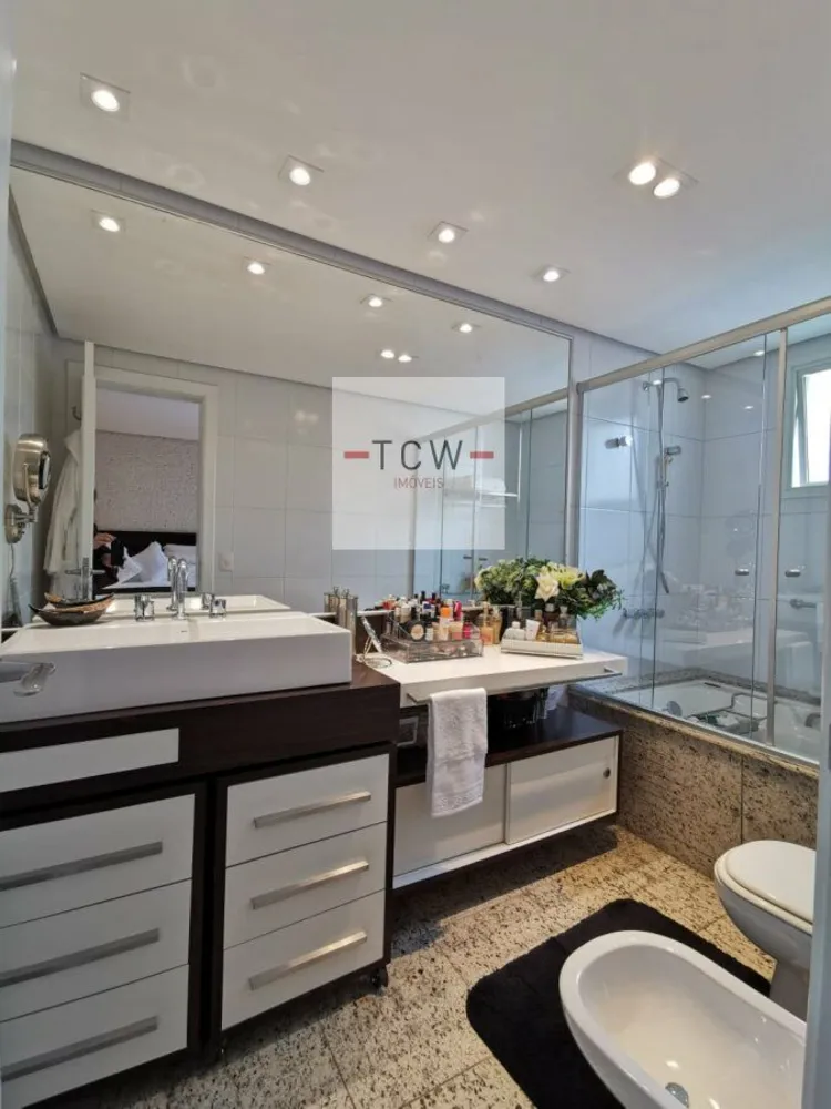 Apartamento, 3 quartos, 198 m² - Foto 1