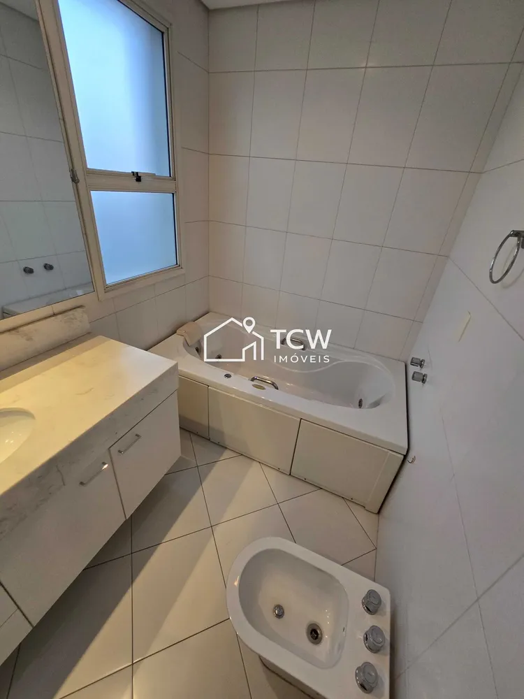 Apartamento, 3 quartos, 159 m² - Foto 1